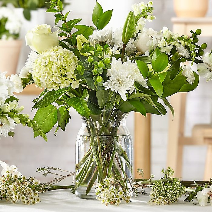 Classic Ivory – A Florist Original